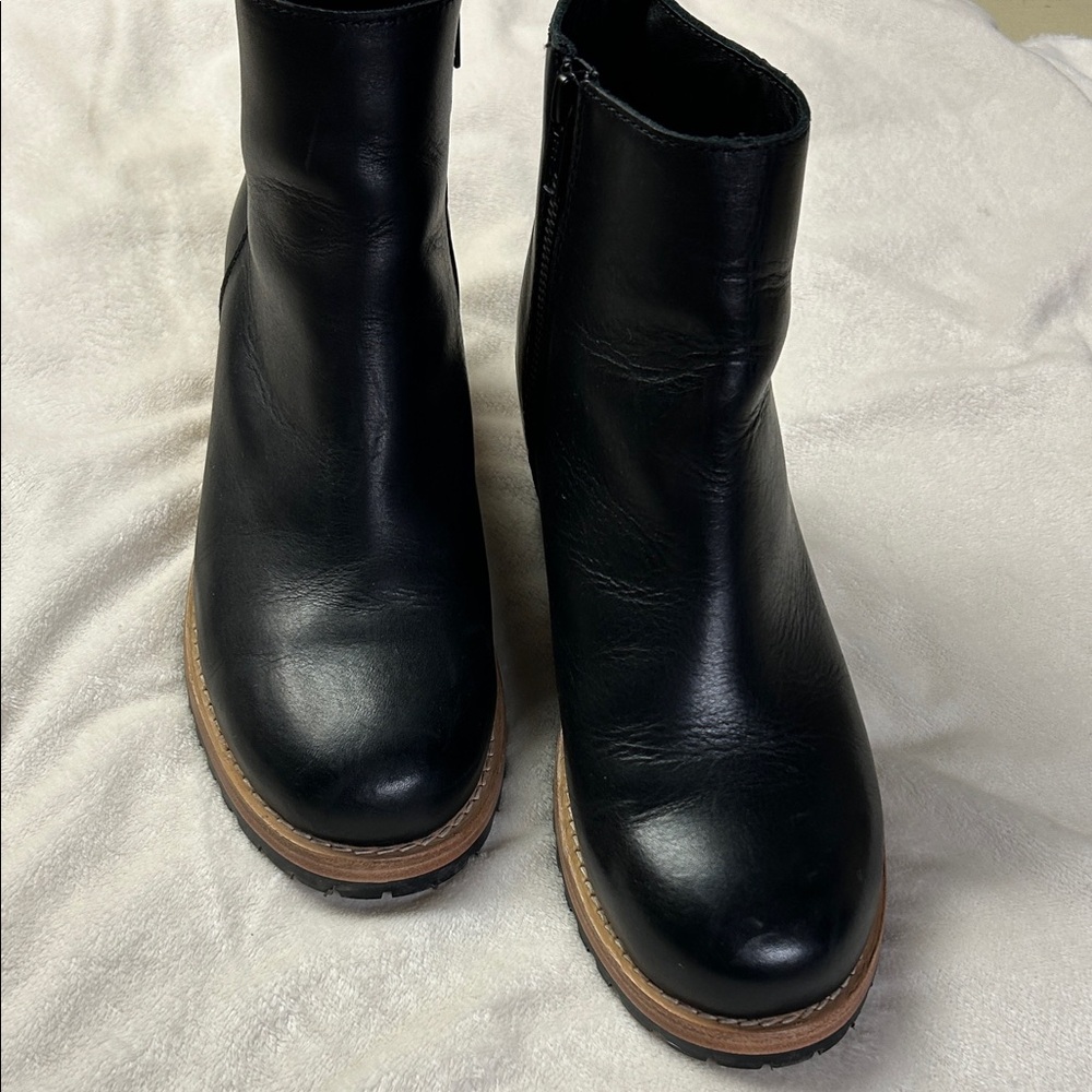 Patina - Women's Black Leather Ankle Booties with Contrast Welt